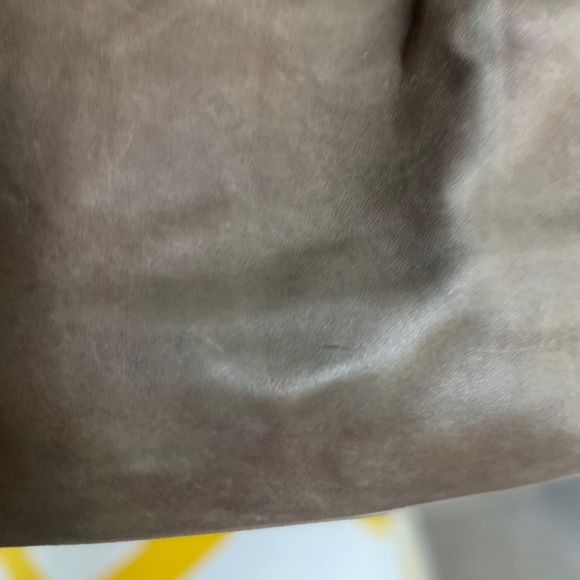 Salvatore Ferragamo olive green leather handbag - Picture 9 of 10